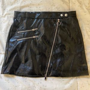 Black pleather mini skirt with silver zippers